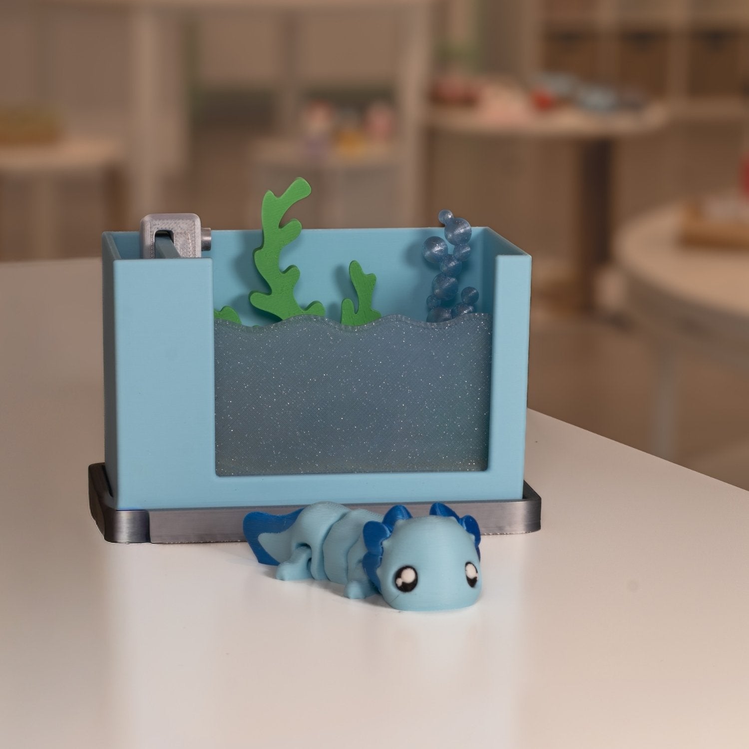 Figurine axolotl kawaii bleu et aquarium 3D. Figurine articulée imprimée en 3D à Cognac