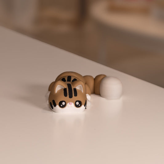 Figurine chat mignon kawaii. Modèle articulé beige imprimé en 3D à Cognac. 