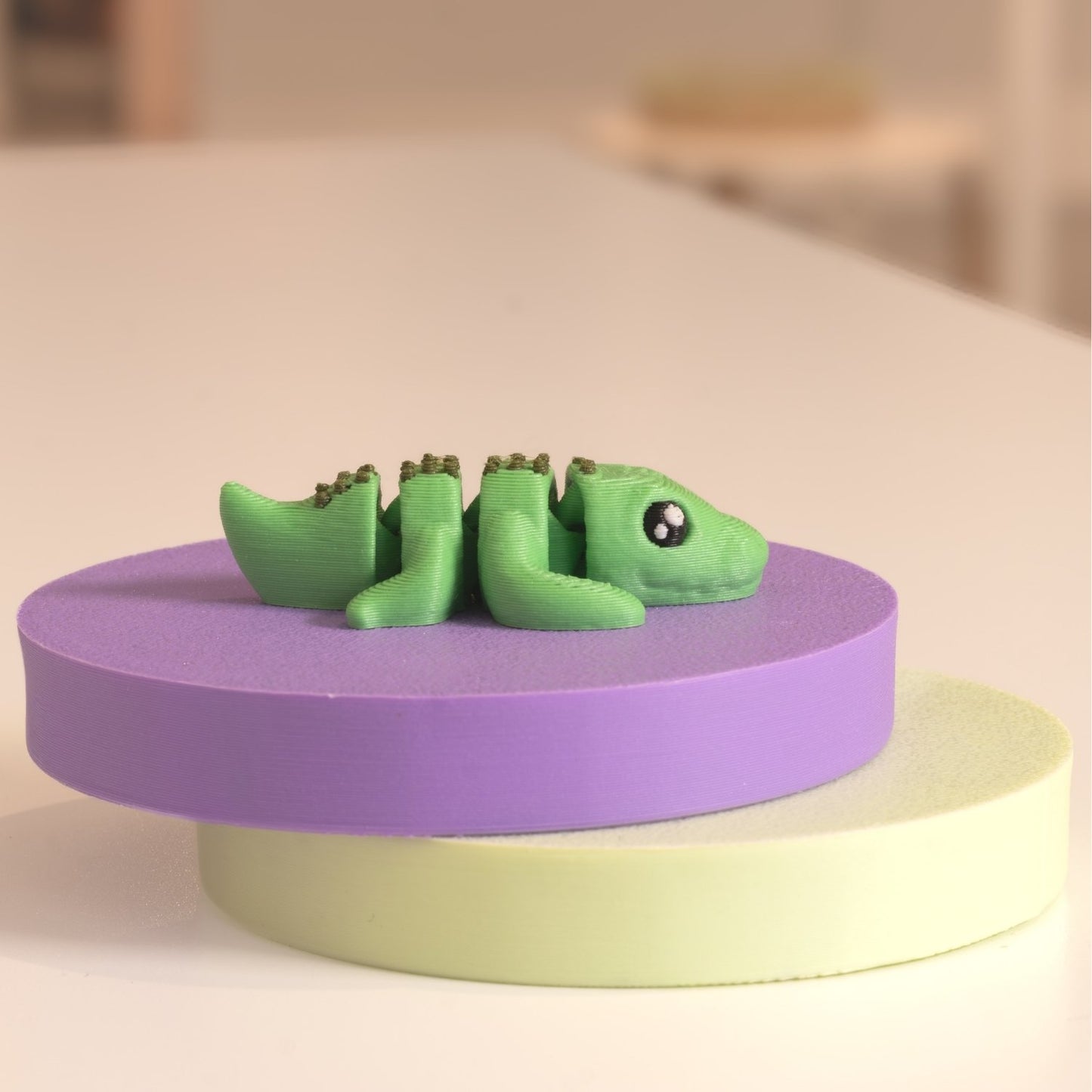 Figurine crocodile kawaii 3D, figurine miniature à collectionner fabriquée à Cognac. 