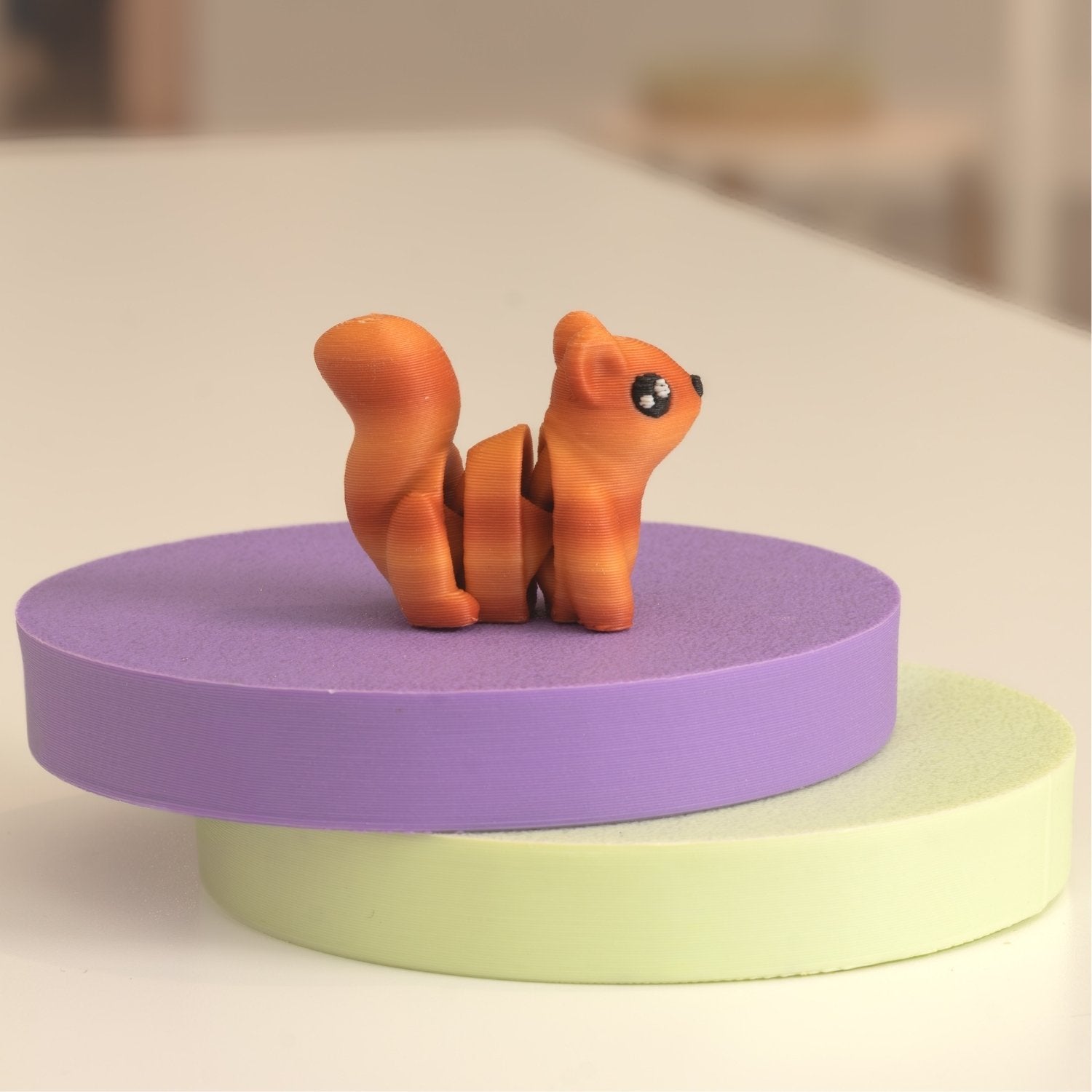 Figurine écureuil kawaii 3D, figurine miniature à collectionner fabriquée à Cognac. 