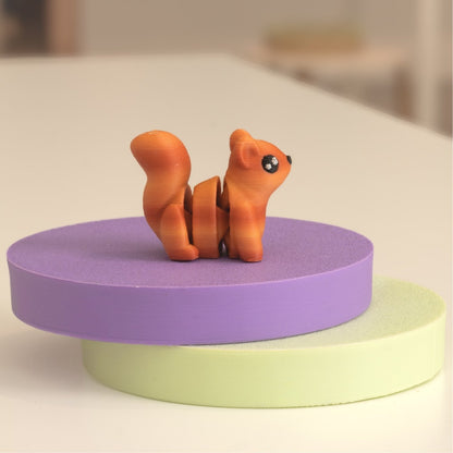 Figurine écureuil kawaii 3D, figurine miniature à collectionner fabriquée à Cognac. 