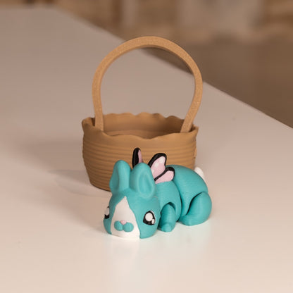 Figurine lapin bleu kawaii et panier. Figurine articulée imprimée en 3D à Cognac. 
