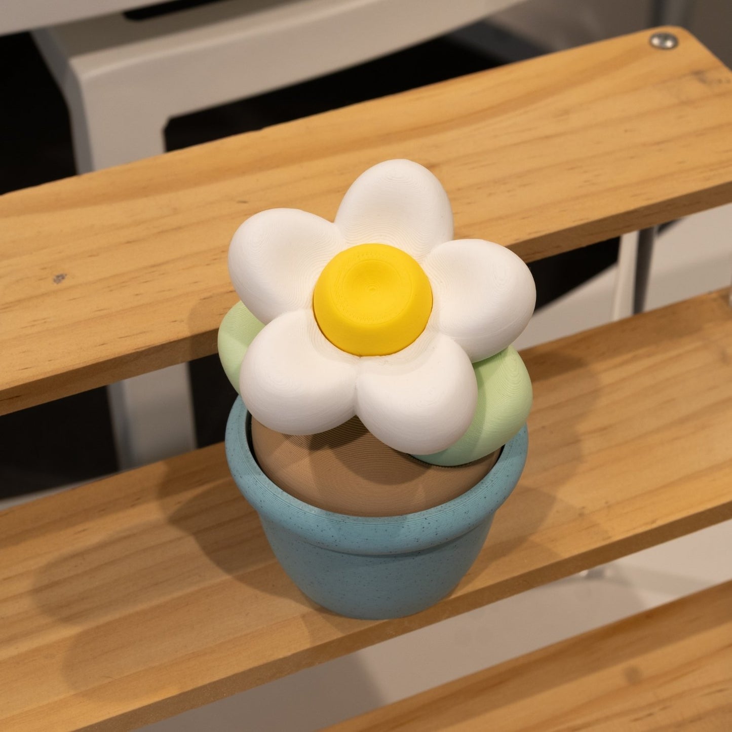 Pot fleur pot bleu et fleurs blanches 3D